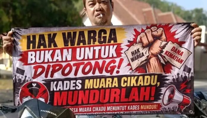 GERUDUK KANTOR DESA, WARGA MUARACIKADU DESAK KADES DAN SEKDES MUNDUR BUNTUT DUGAAN POTONG DANA BPJS KEMATIAN
