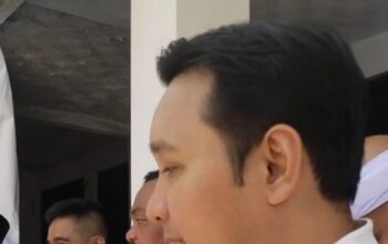 BUPATI CIANJUR IMBaU WARGA PAKAI MASKER BUNTUT ABU VULKANIS ANAK KRAKATAU