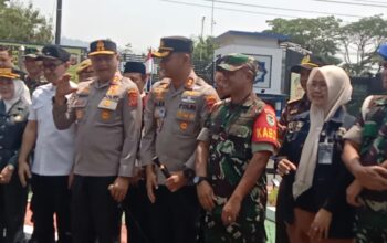 Kapolda Jabar Resmikan Tugu Ayam Jago dari 3.000 Knalpot Brong