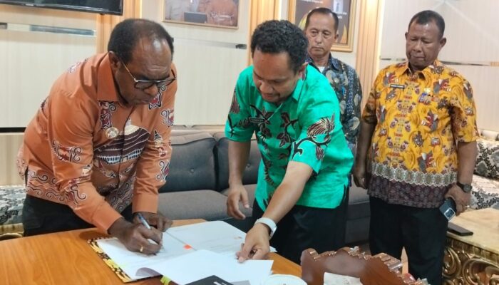 Pemkab Keerom Mendapat Hibah Fasilitas Komunikasi Starlink dari Pemerintah Provinsi Papua.