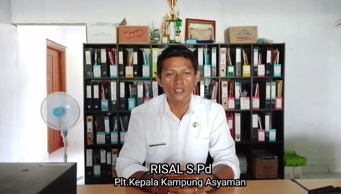 Kepala Kampung Asyaman Risal S.Pd., Menggunakan Website Kampung Untuk Memudahkan Pelayanan dan Pengawasan.