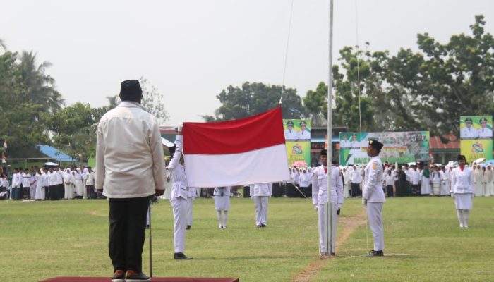 Bupati 2 Periode Pertama di Kabupaten Keerom itu Menjadi Pembina Upacara di HSN Ke XI Tahun 2026