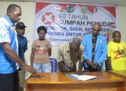 KNPI Keerom Salurkan Bingkisan Sembako Dalam Rangka Peringati Sumpah Pemuda ke 98 di Kampung Banda.